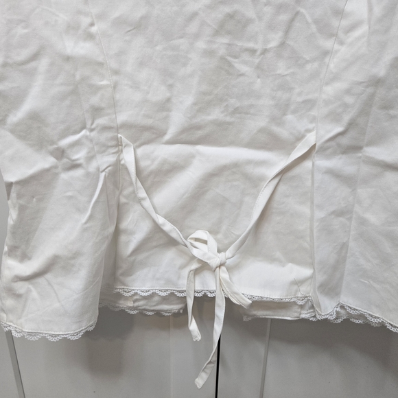 Cupshe Cream Sleeveless Blouse with Button Detail - Picture 7 of 16